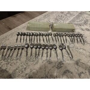 42 International AMERICAN BEAUTY INS88 American Stainless USA Spoons&Forks W/box